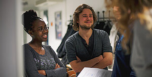 Studierende im Gespräch © HTW Berlin/Maria Schramm Studierende im Gespräch